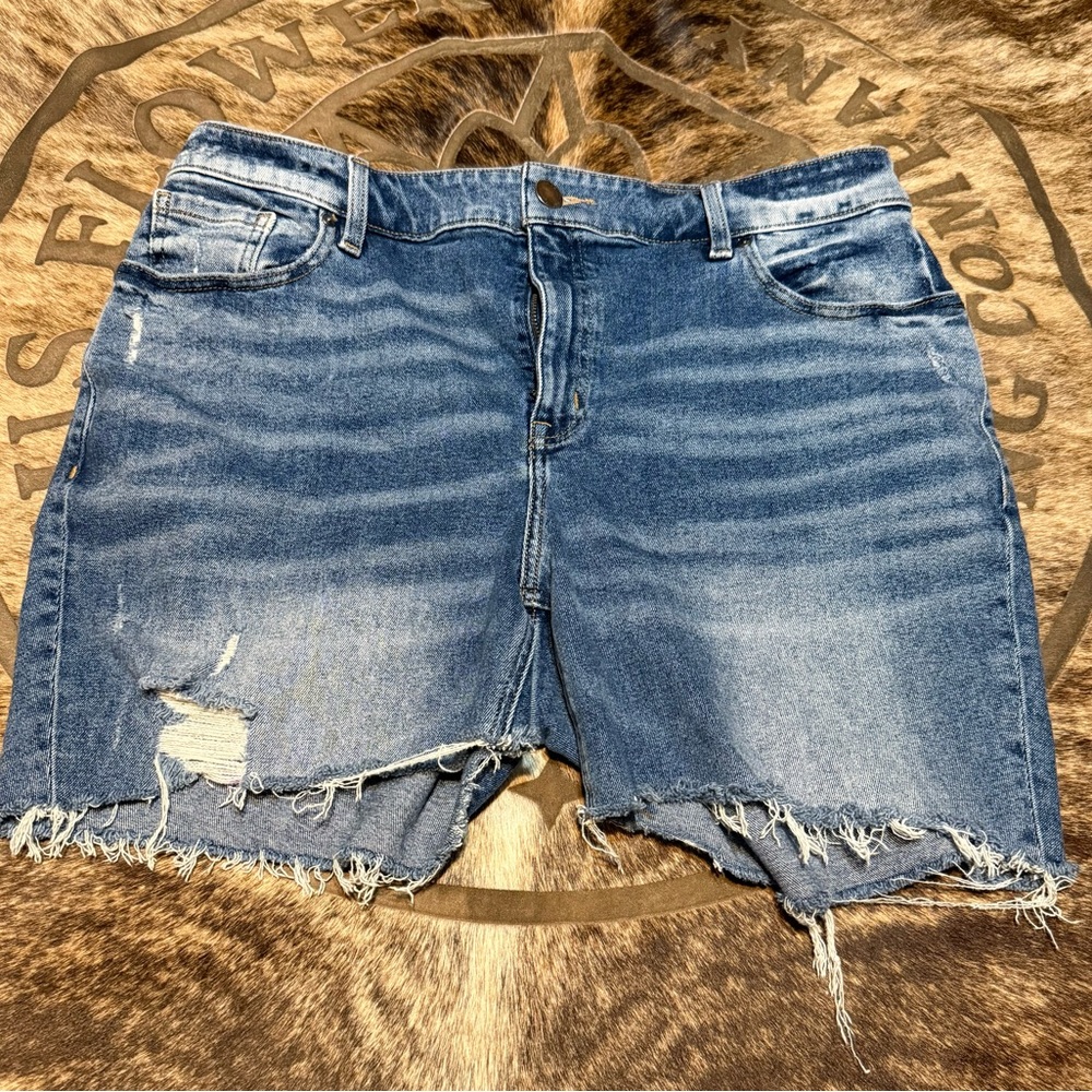 Women’s Lane Bryant High Rise Blue Jean Shorts with Classic Denim Wash size 16